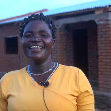 Glad kvinna i Malawi, porträtt